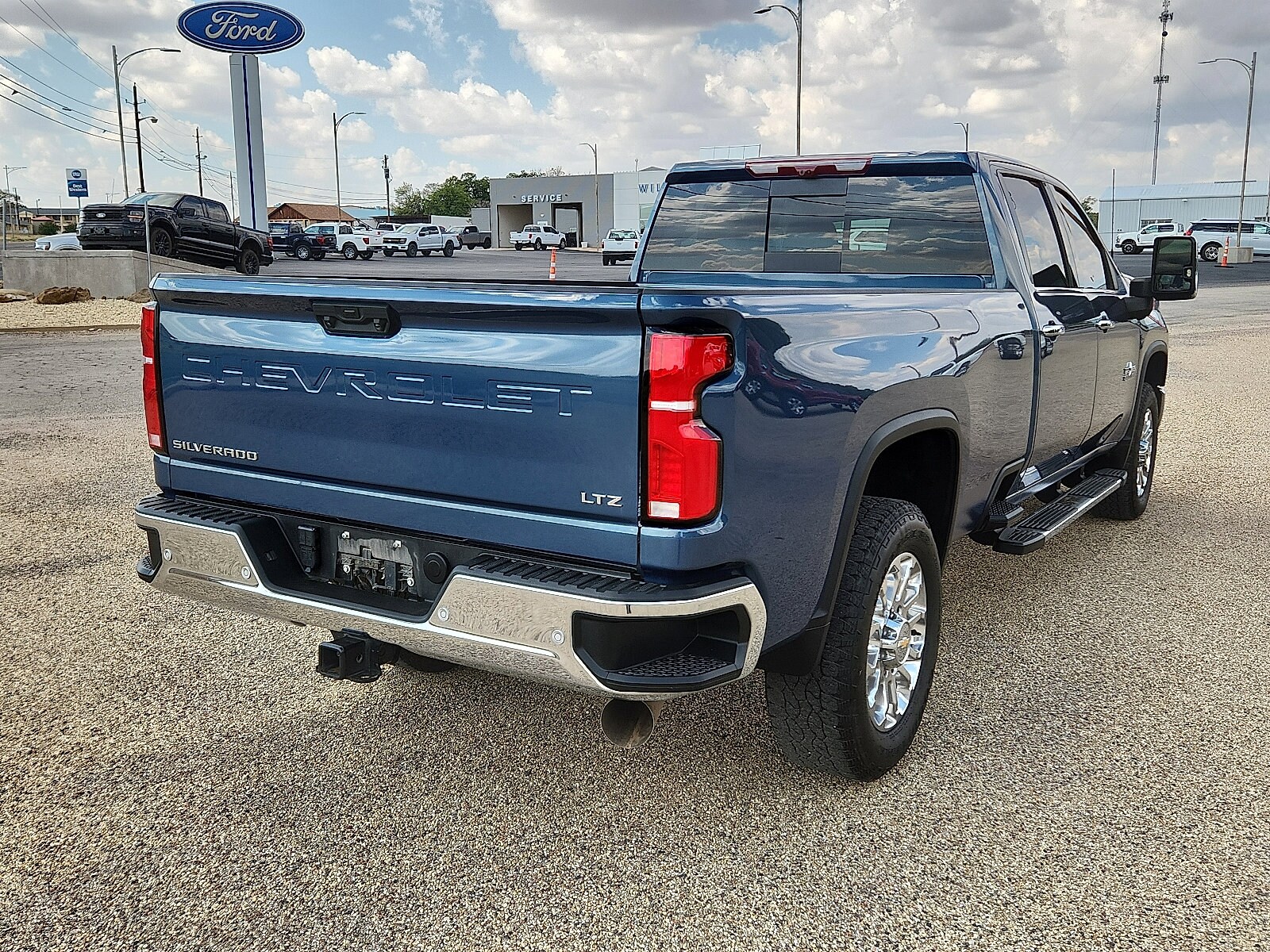 2024 Chevrolet Silverado 3500HD LTZ photo 4