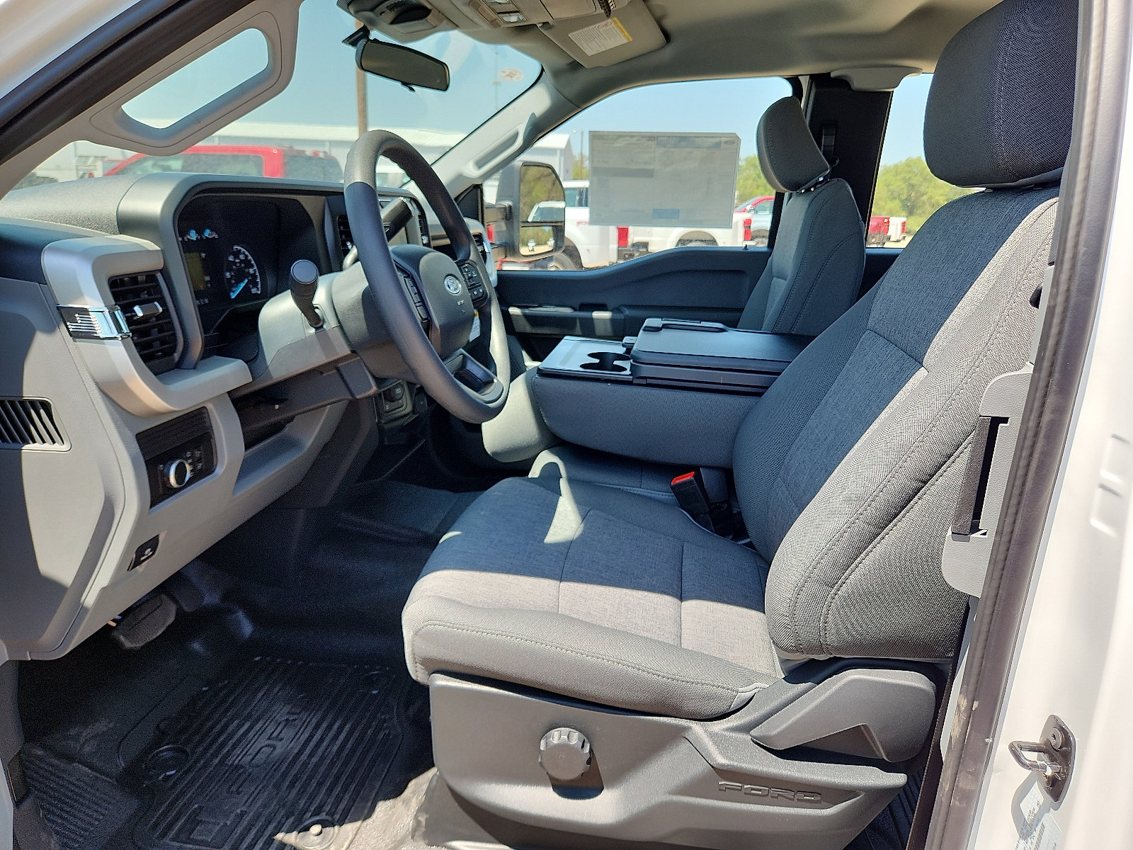 2025 Ford F-350 Super Duty Chassis Cab XL - Photo 11