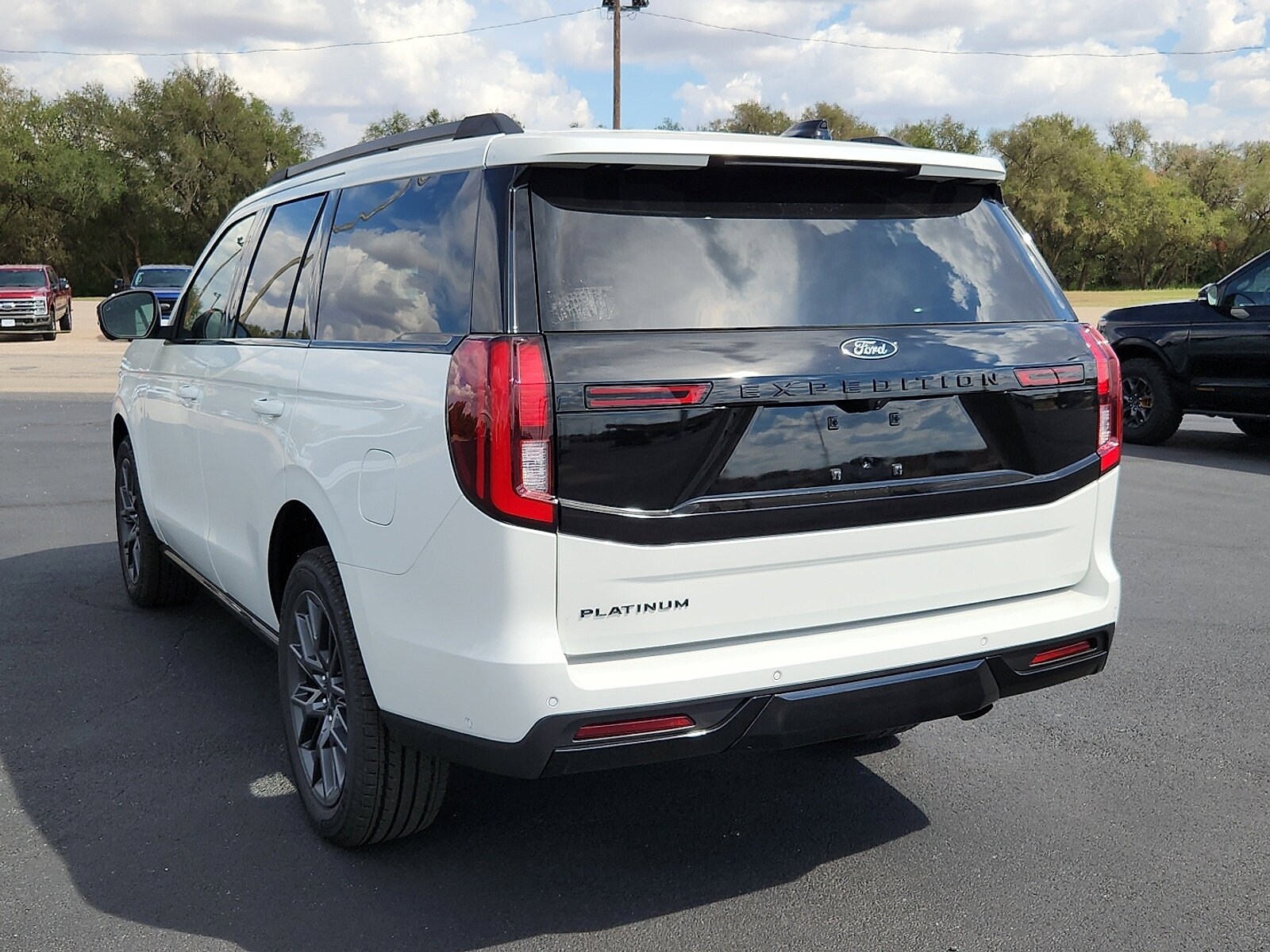 2025 Ford Expedition Platinum photo 2