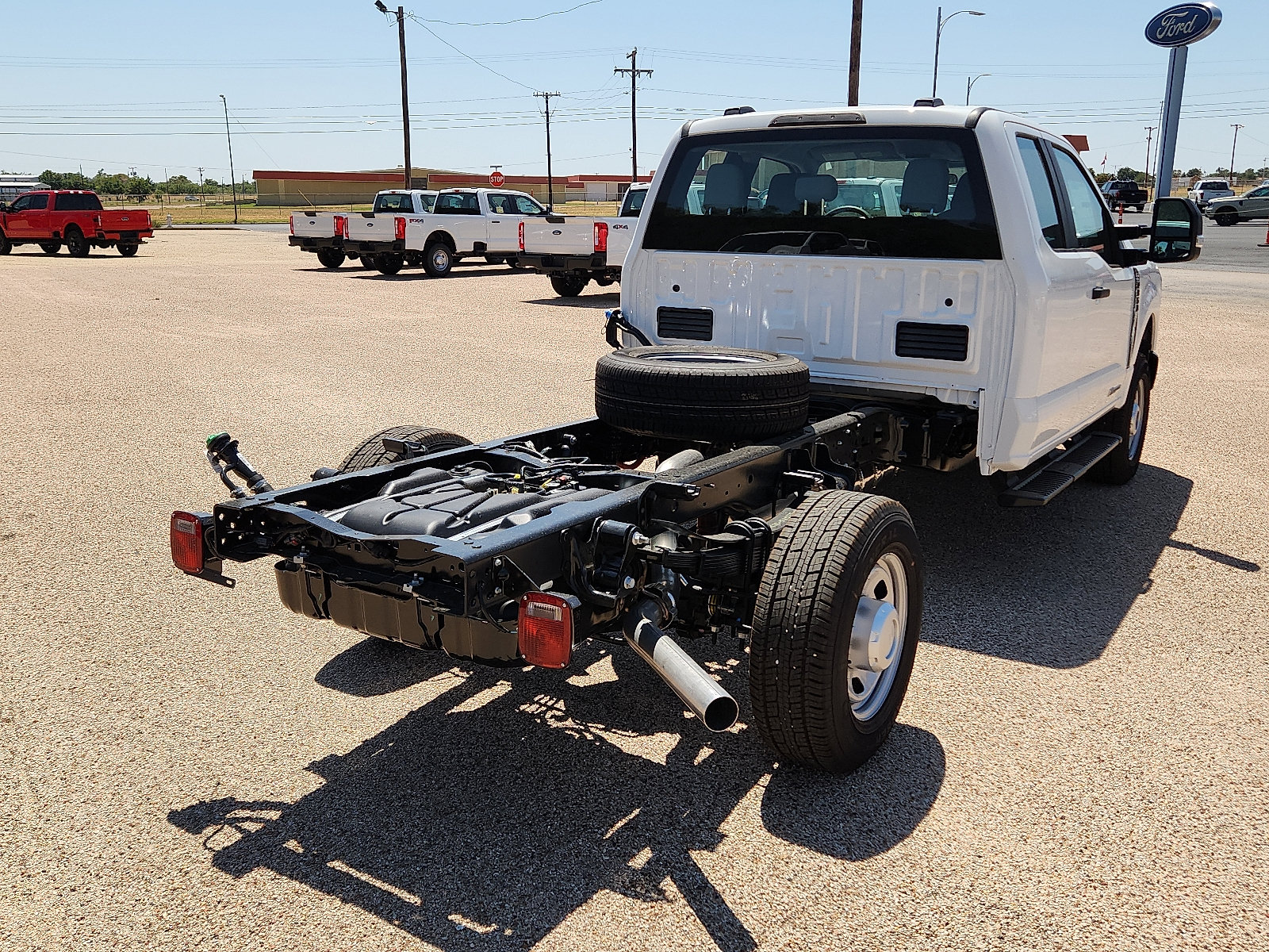 2025 Ford F-350 Super Duty Chassis Cab XL - Photo 4