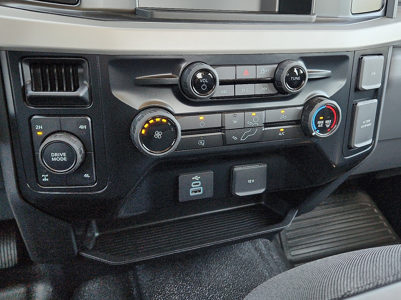 2025 Ford F-350 Super Duty Chassis Cab XL - Photo 19