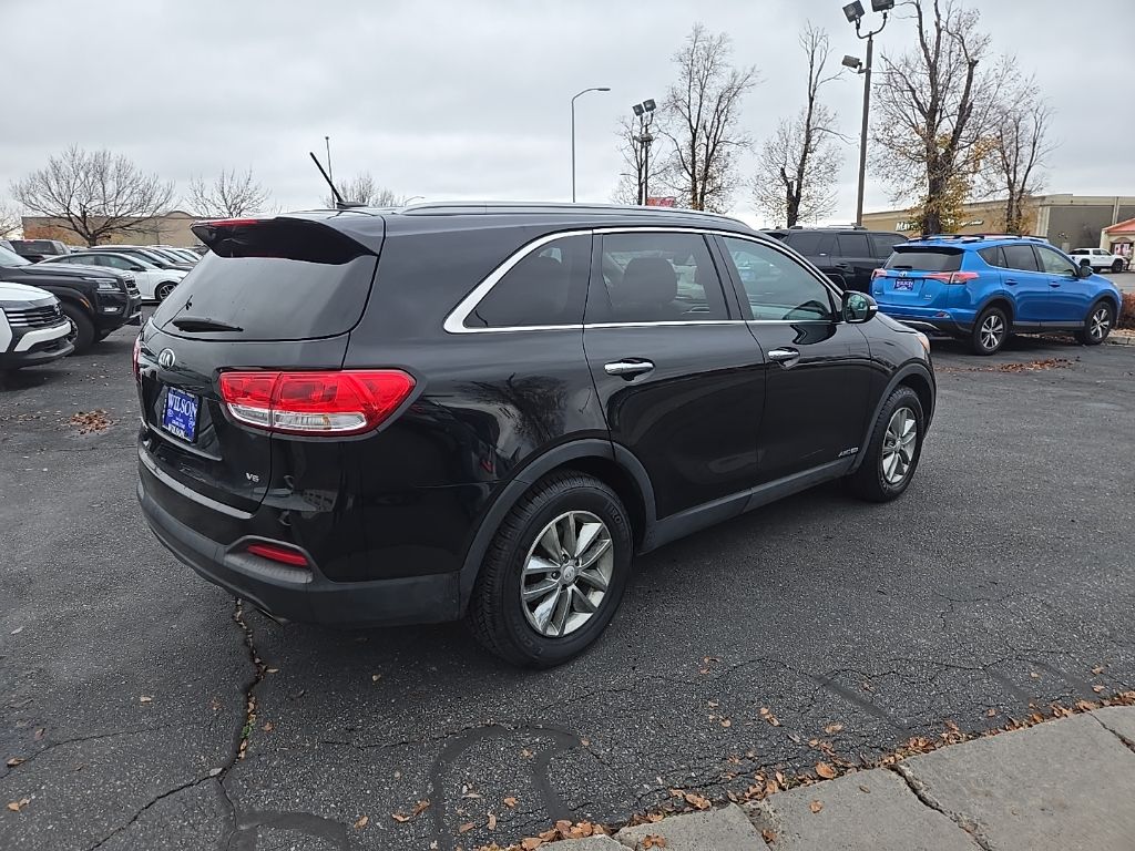 2017 Kia Sorento LX photo 4