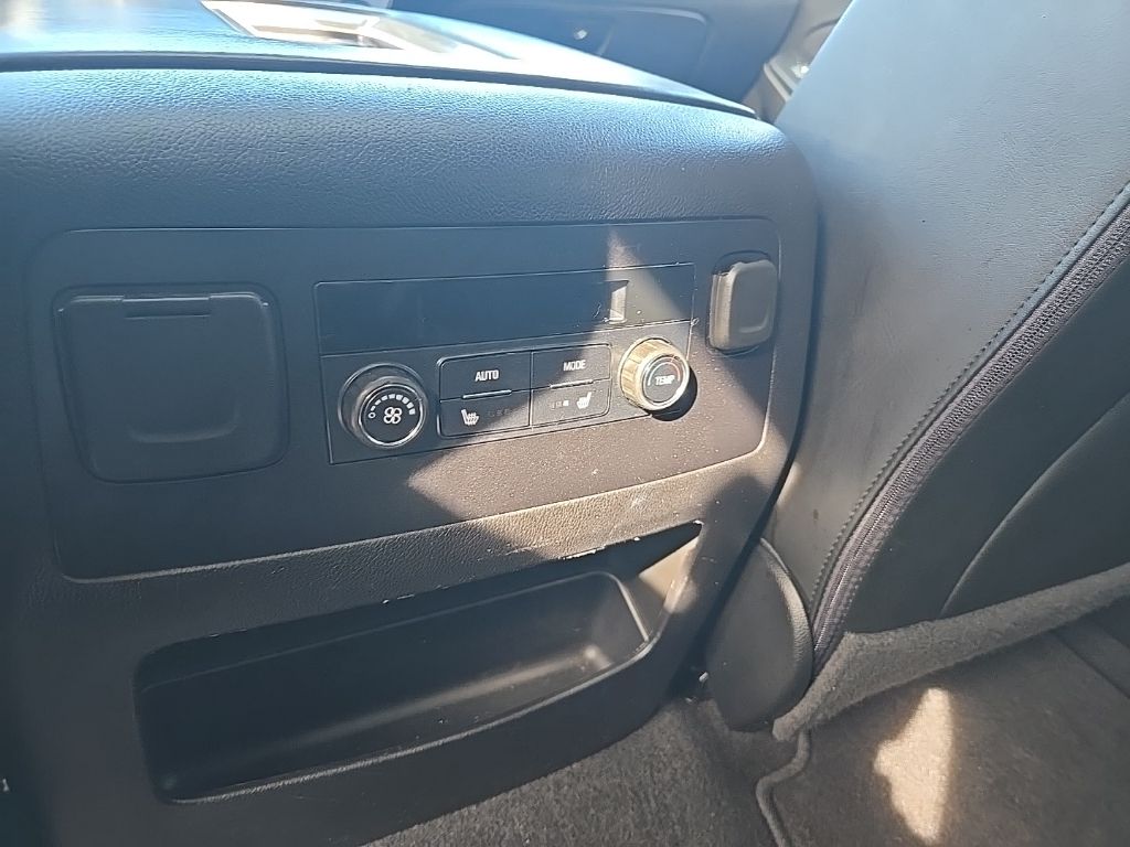 2020 GMC Yukon Denali - Photo 32