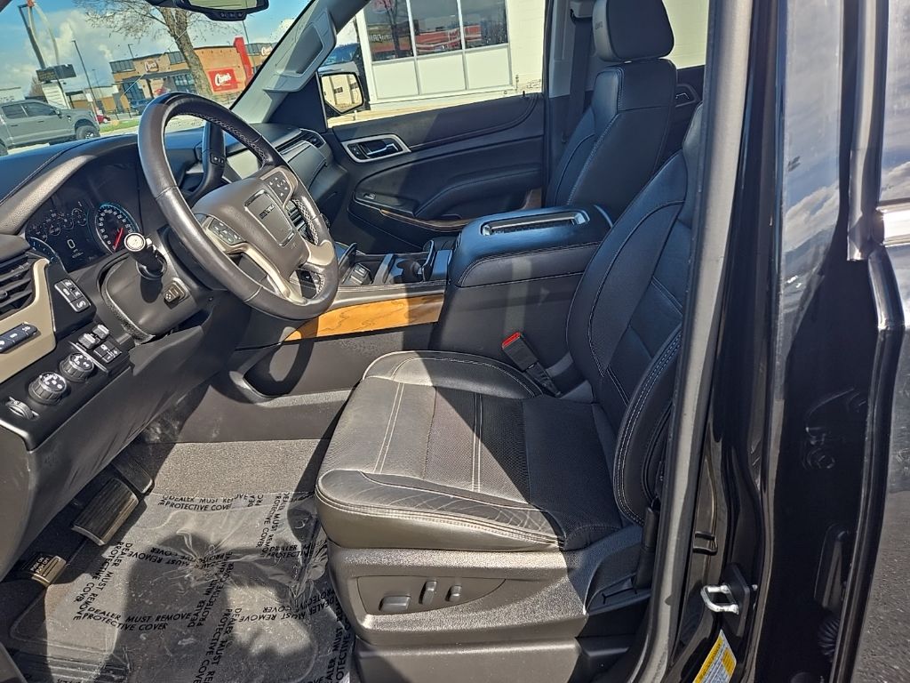 2020 GMC Yukon Denali - Photo 17