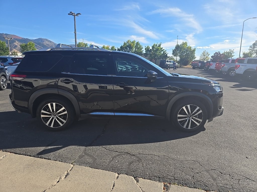 Used 2024 Nissan Pathfinder Platinum SUV