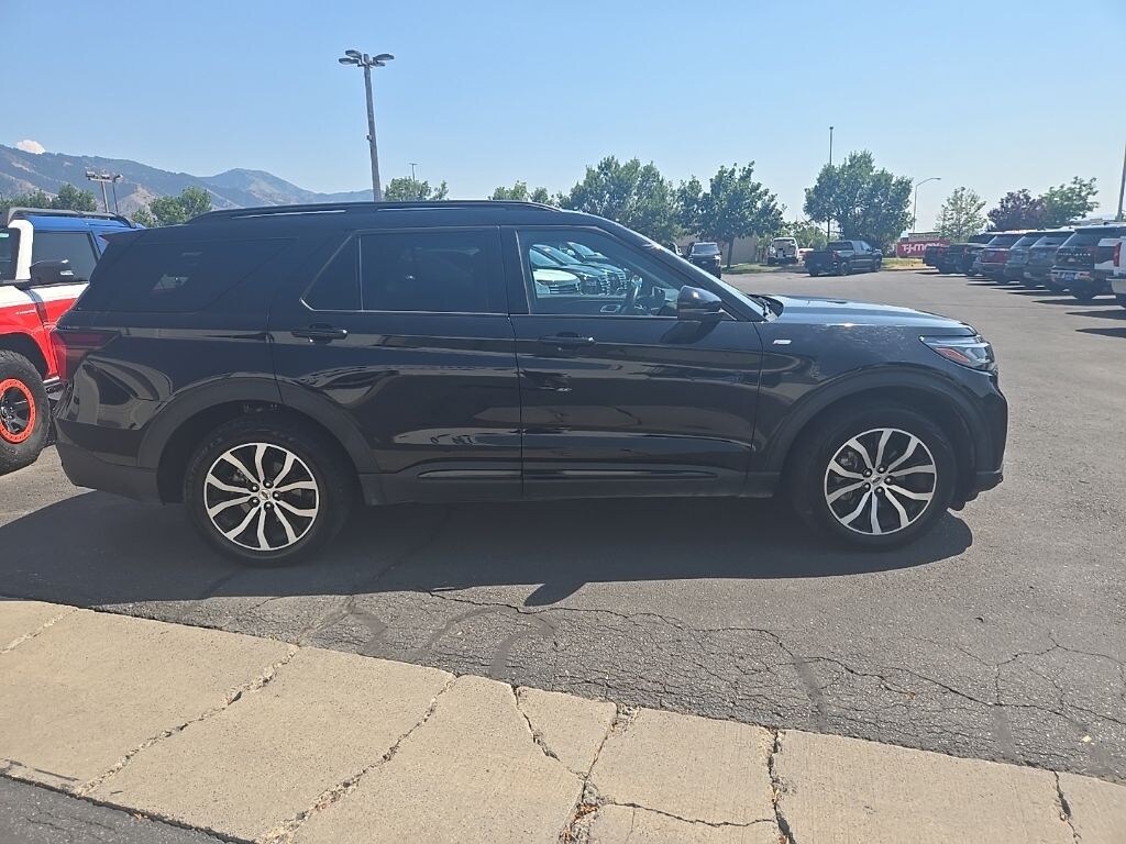 Used 2025 Ford Explorer ST-Line SUV