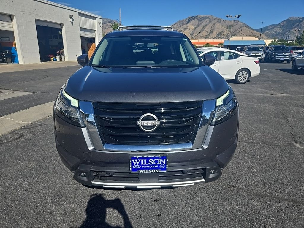 Used 2024 Nissan Pathfinder SL SUV