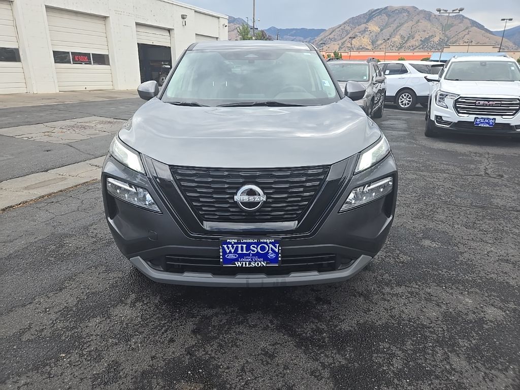 2023 Nissan Rogue SV photo 2