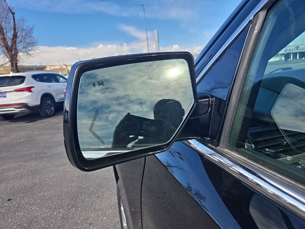 2020 GMC Yukon Denali - Photo 40