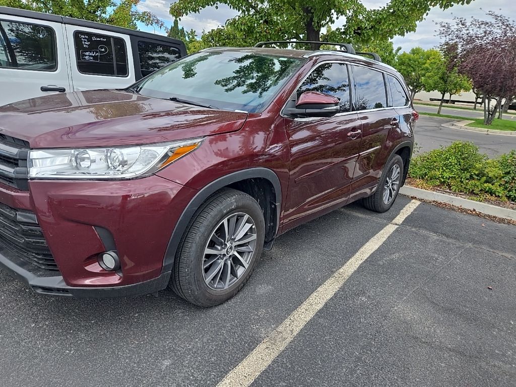 2018 Toyota Highlander XLE photo 3