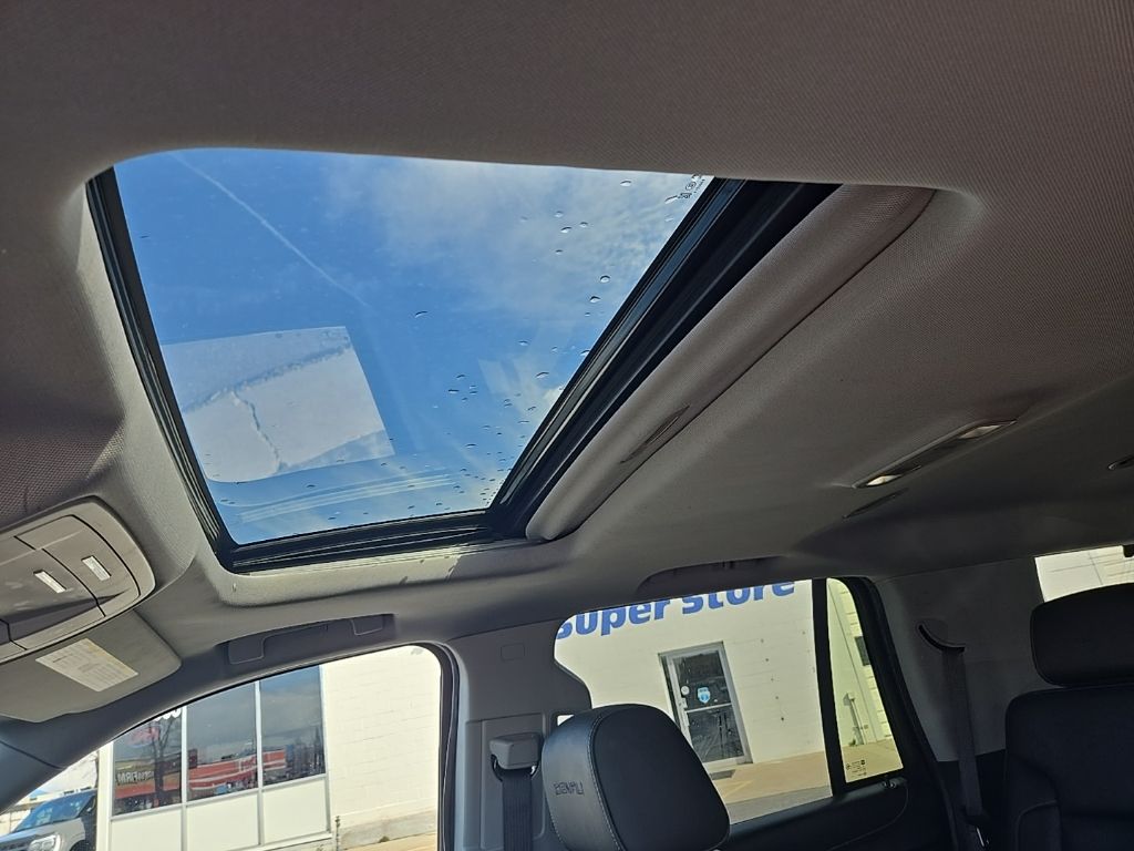 2020 GMC Yukon Denali - Photo 29