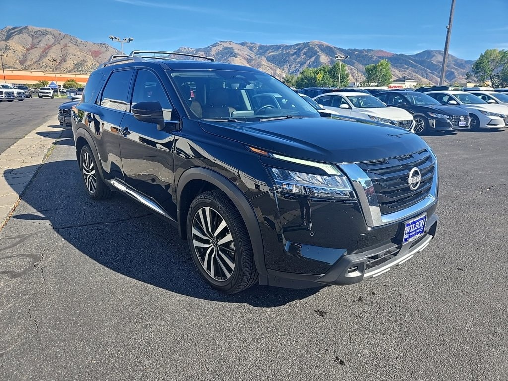 Used 2024 Nissan Pathfinder Platinum SUV