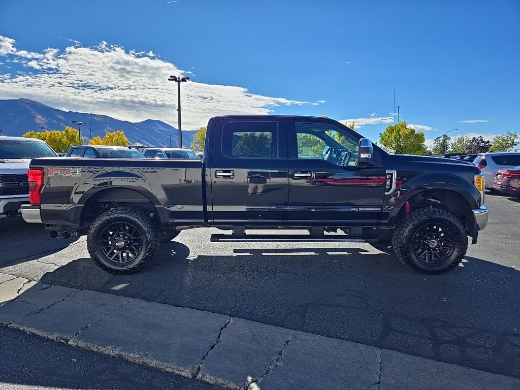 2017 Ford F-350 Lariat photo 4