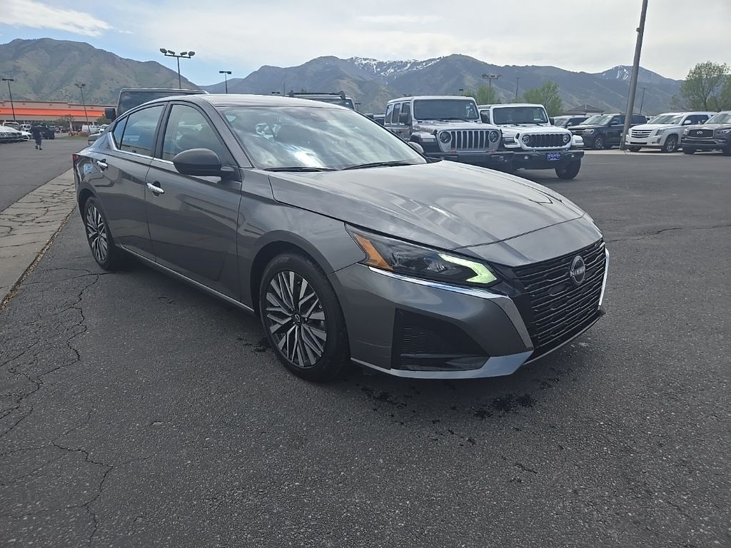 Used 2025 Nissan Altima SV Sedan