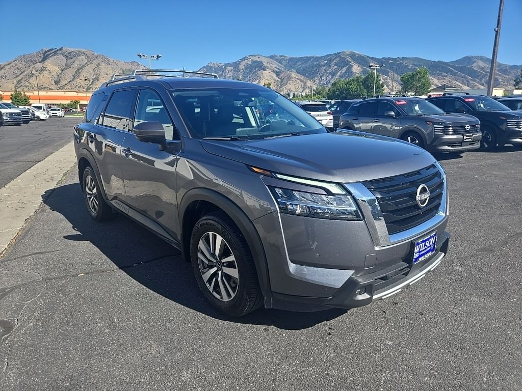 Used 2024 Nissan Pathfinder SL SUV