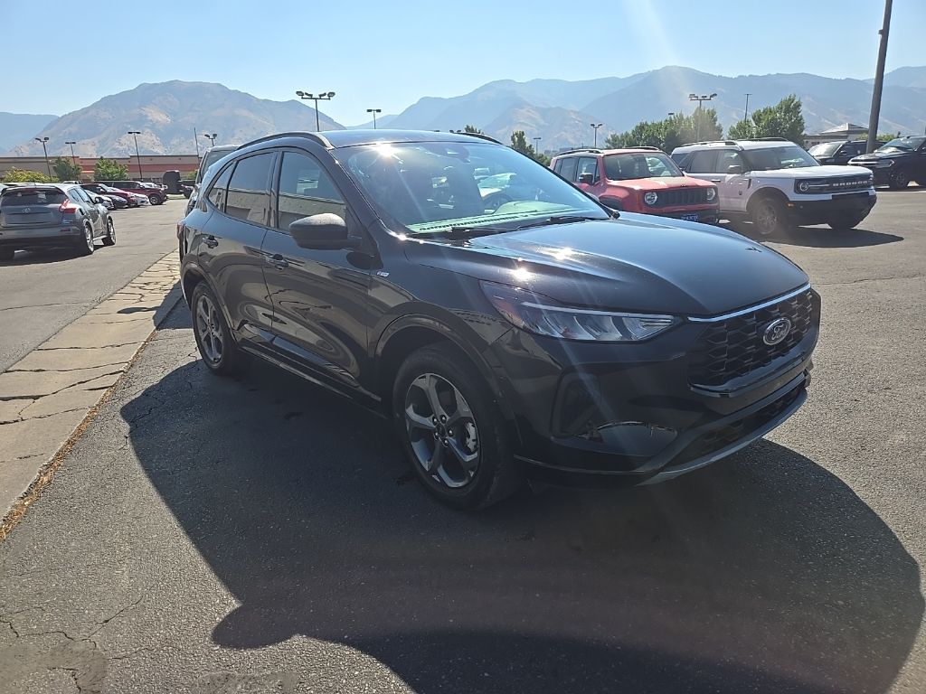 2024 Ford Escape ST-Line photo 3