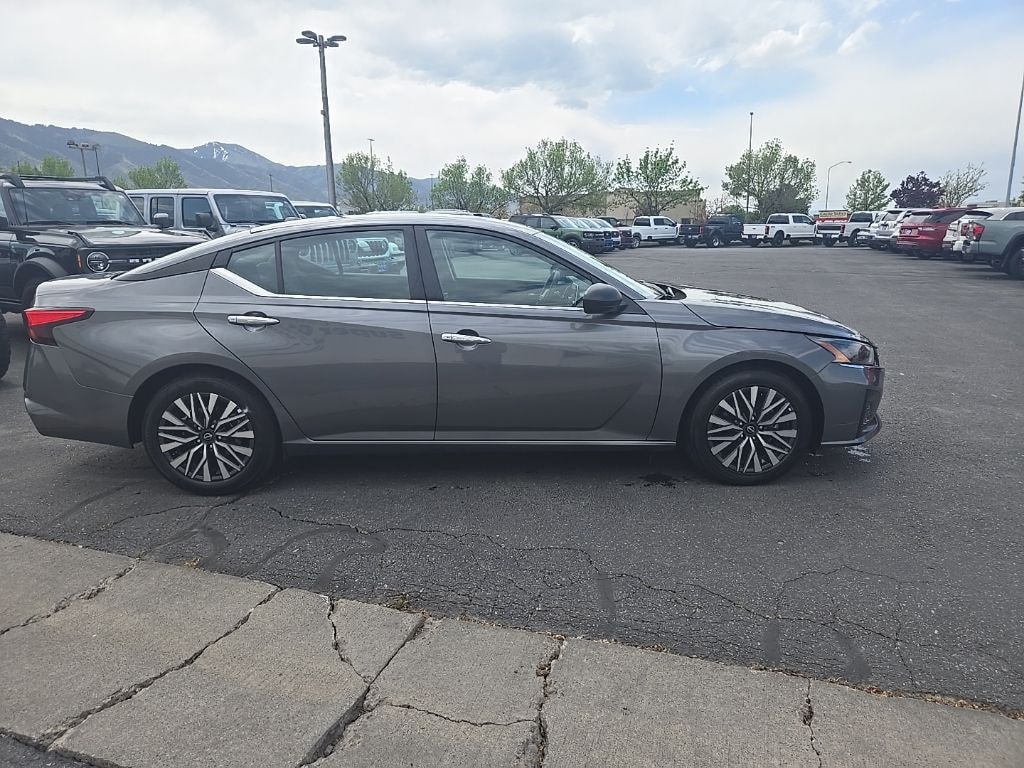 Used 2025 Nissan Altima SV Sedan