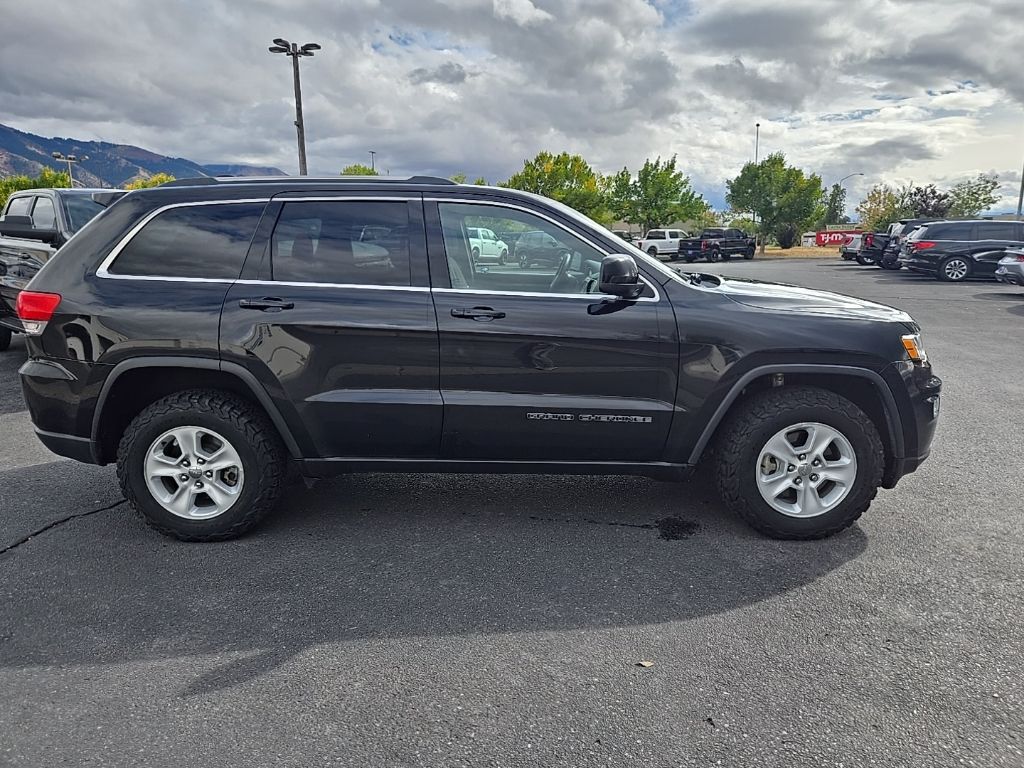 2017 Jeep Grand Cherokee Laredo photo 4