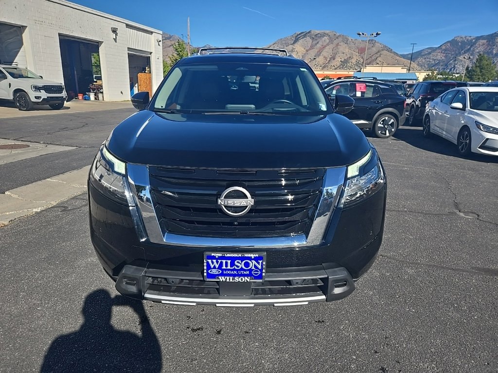 Used 2024 Nissan Pathfinder Platinum SUV