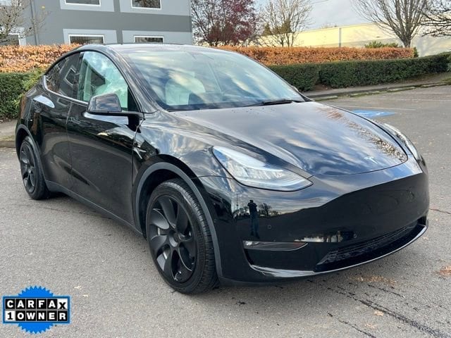 2022 Tesla Model Y Long Range's photo