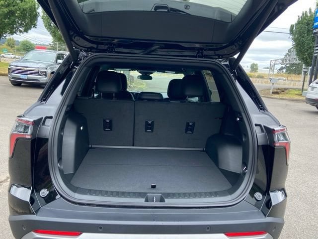 2027 Chevrolet Equinox LT - Photo 10