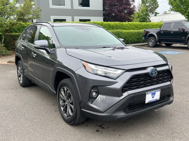 2022 Toyota RAV4 XLE Premium