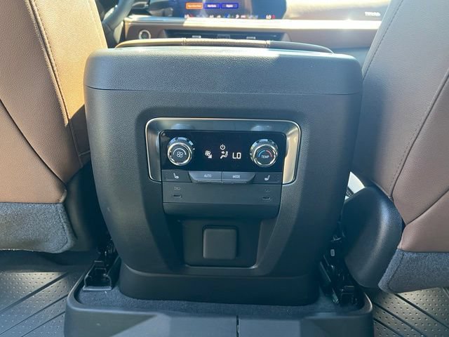2026 Chevrolet Suburban High Country - Photo 15