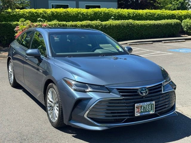 2021 Toyota Avalon Limited Hybrid's photo