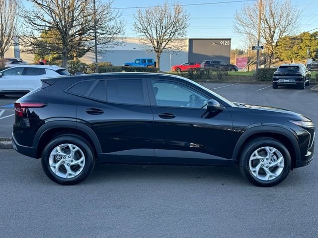 2026 Chevrolet Trax LS - Photo 8