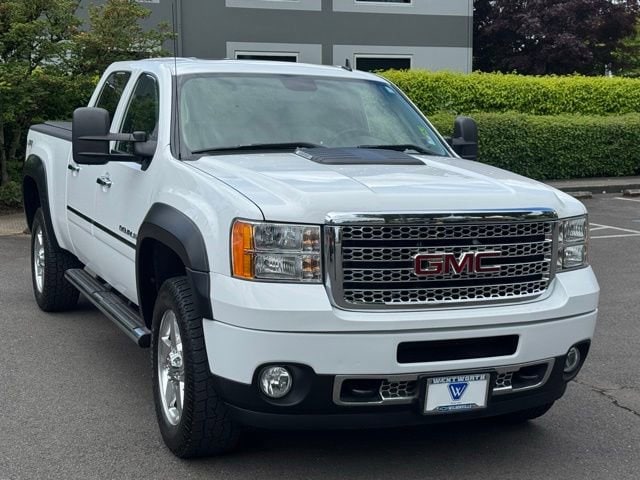 2013 GMC Sierra 4WD Crew Cab Standard Box's photo