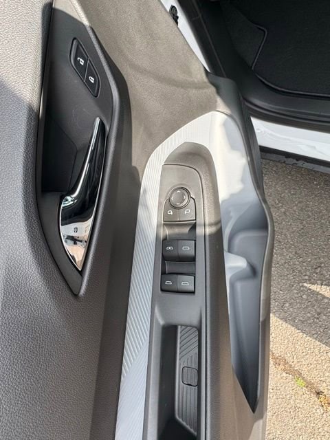 2027 Chevrolet Bolt LT - Photo 15