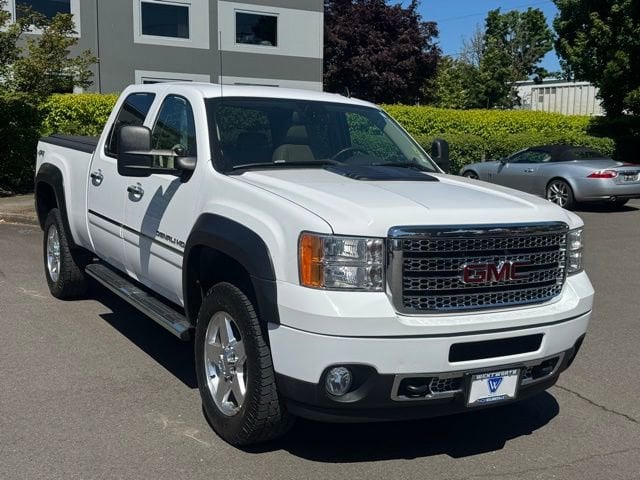 2013 GMC Sierra 4WD Crew Cab Standard Box's photo