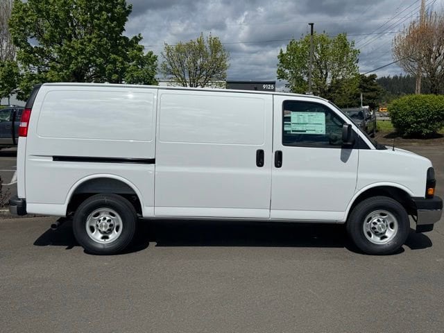 2026 Chevrolet Express Cargo Work Van - Photo 8