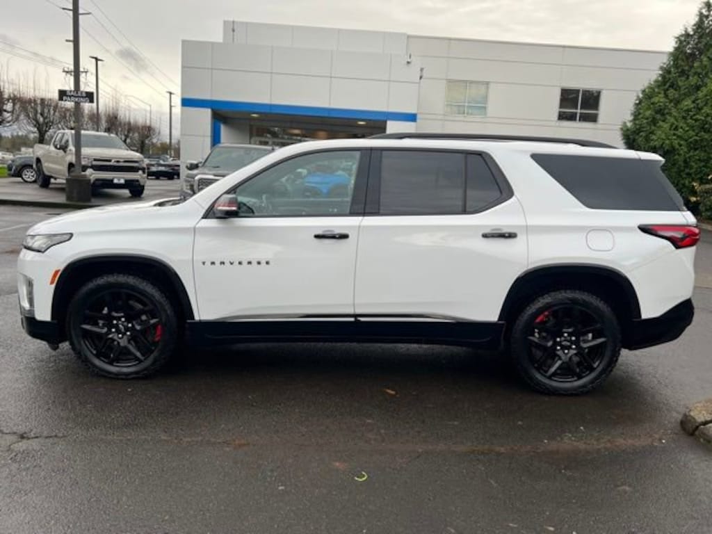 Used 2022 Chevrolet Traverse Premier SUV