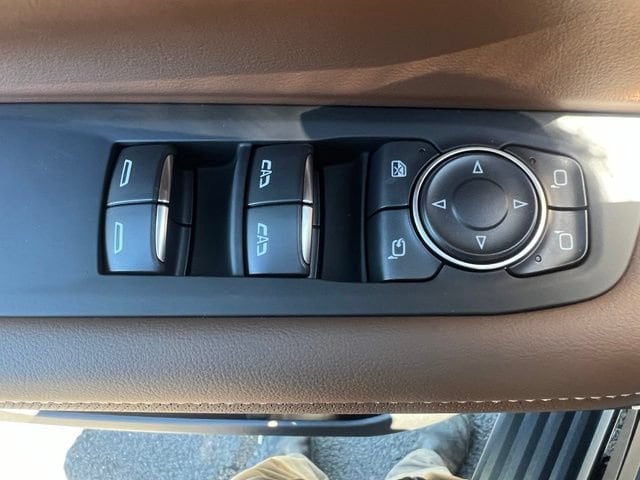 2026 Chevrolet Suburban High Country - Photo 21