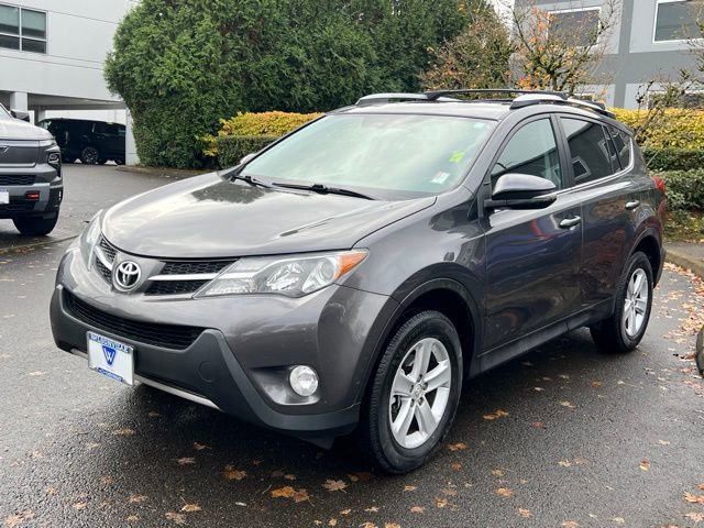 2013 Toyota RAV4 XLE photo 2
