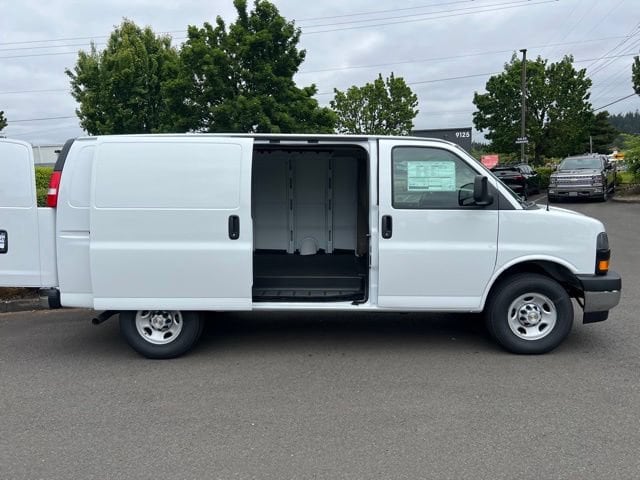 2026 Chevrolet Express Cargo Work Van - Photo 11