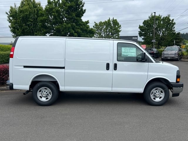 2026 Chevrolet Express Cargo Work Van - Photo 8