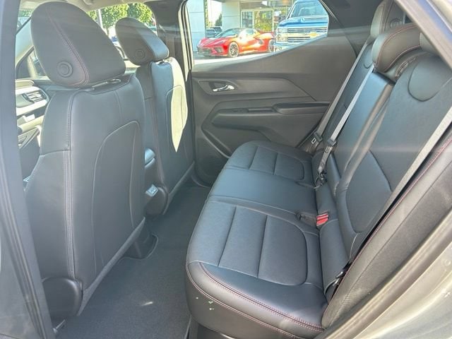 2027 Chevrolet Bolt RS - Photo 11