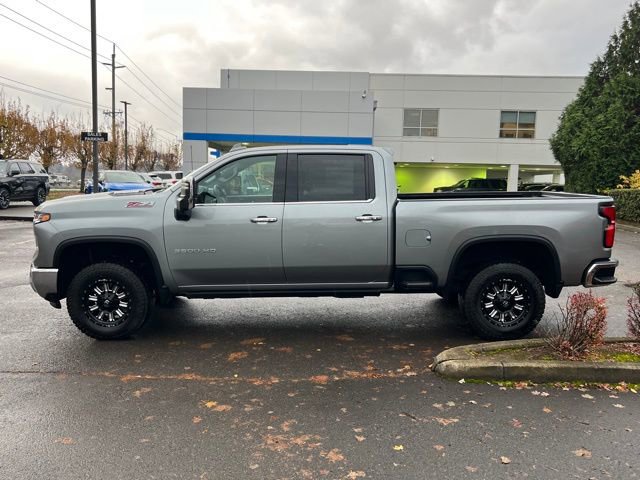 2024 Chevrolet Silverado 3500HD LTZ photo 4