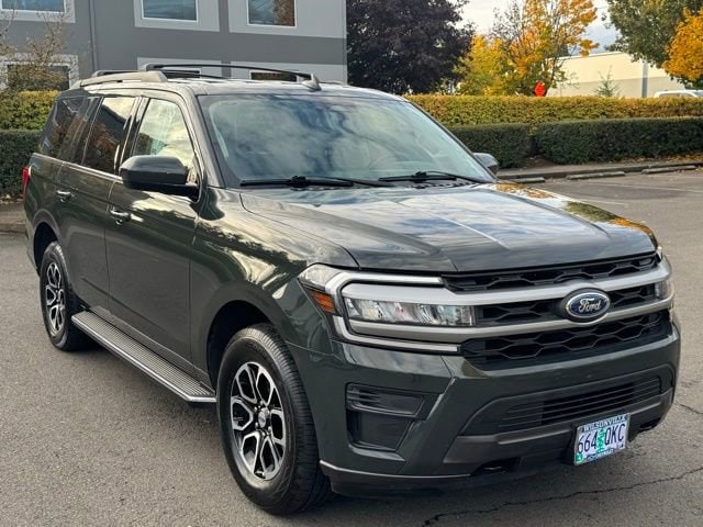 2023 Ford Expedition XLT's photo