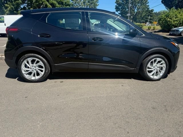2027 Chevrolet Bolt LT - Photo 10