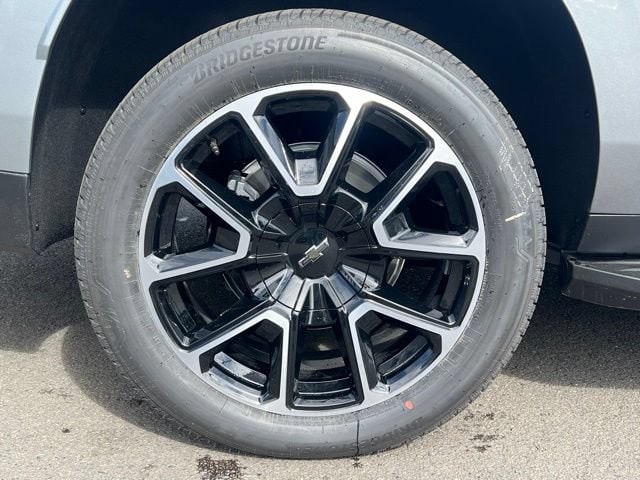 2026 Chevrolet Suburban RST - Photo 11