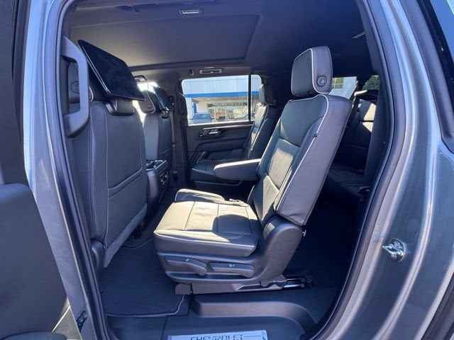 2026 Chevrolet Suburban Premier - Photo 13