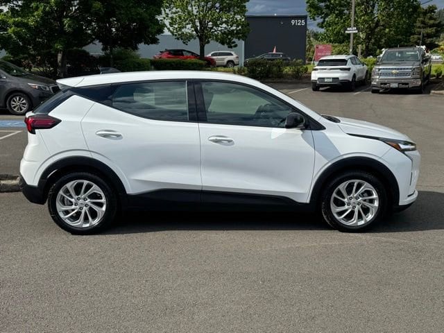 2027 Chevrolet Bolt LT - Photo 8