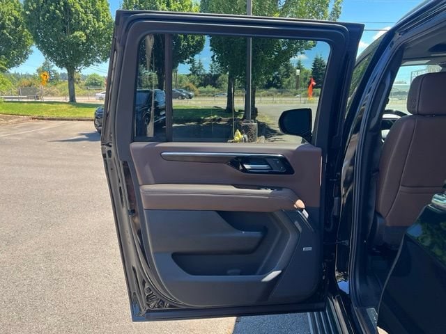 2026 Chevrolet Suburban High Country - Photo 12