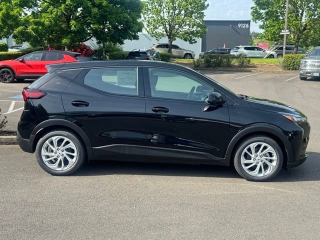 2027 Chevrolet Bolt LT - Photo 8