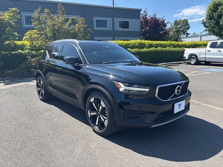 2019 Volvo XC40 Momentum SUV