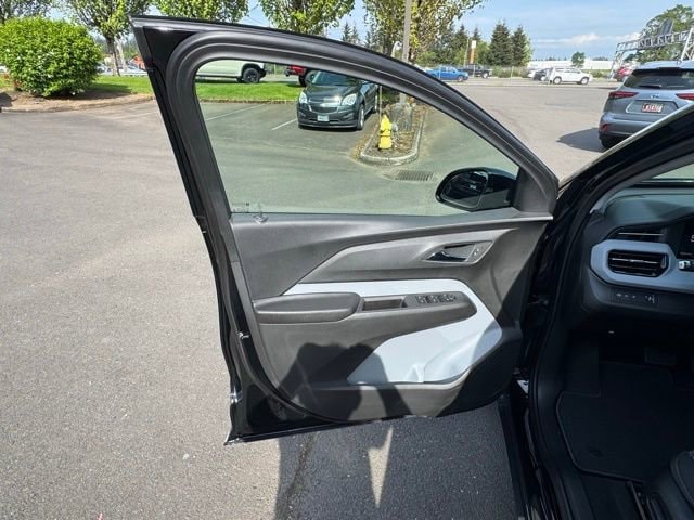 2027 Chevrolet Bolt LT - Photo 14