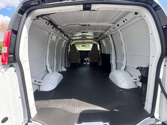 2026 Chevrolet Express Cargo Work Van - Photo 11